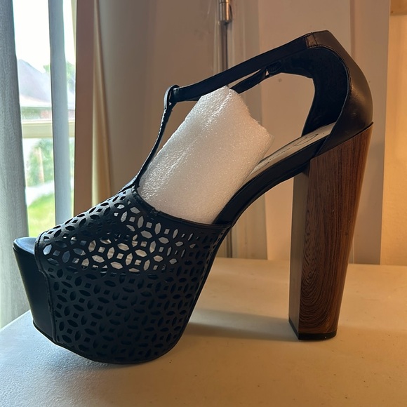 Jessica Simpson Stenciled/Cutout Dany T Strap Chunky Black Platform Heels Sz 10 - Picture 1 of 11